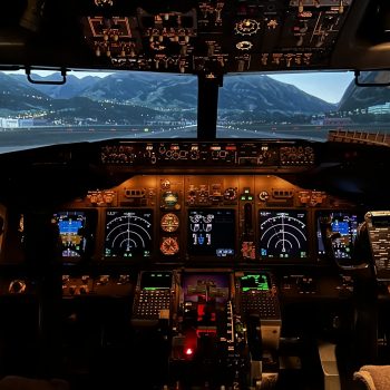 B737 CKPT B737 CKPT